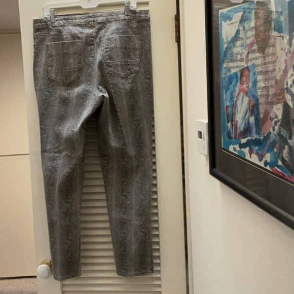 Snakey tight leg jeans - Picture 6 of 8